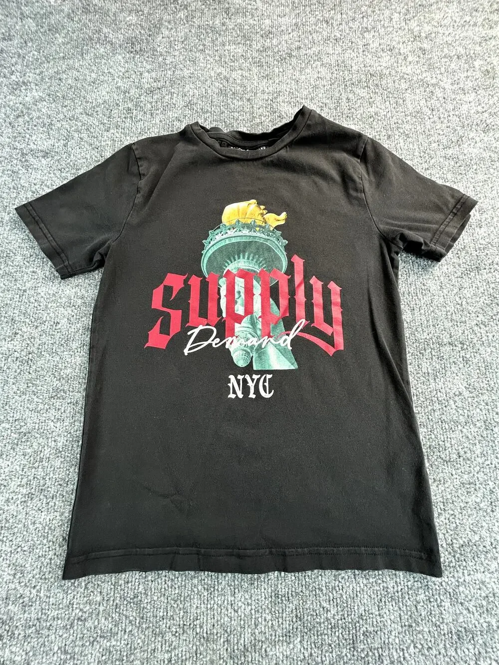 Supply & Demand NYC Kids Medium Graphic T Shirt Black StatueLiberty Streetwear - Picture 1 of 8